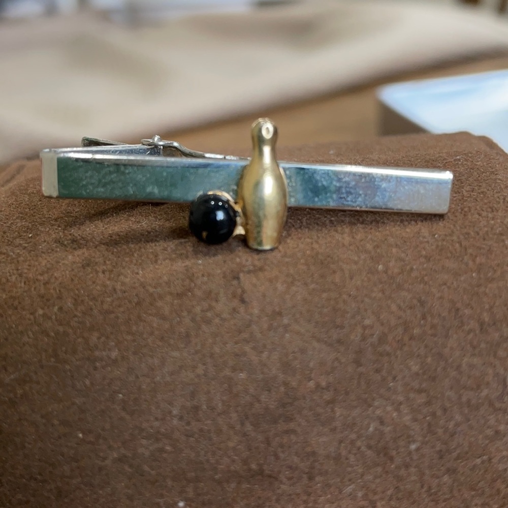 Bowling tie clip